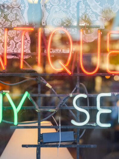 Antiques & Collectables